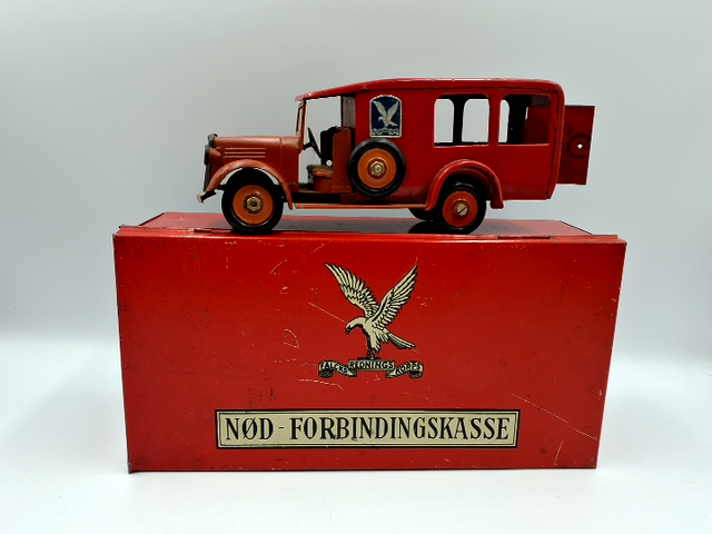 Tekno Røde ambulance samt forbindingskasse